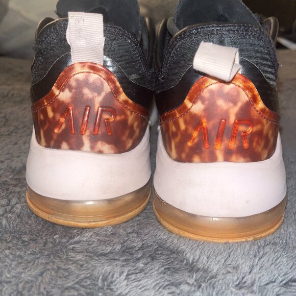 Nike Women's Air Max Motion 2 - Picture 3 of 3